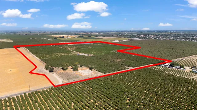 a view of a outdoor space