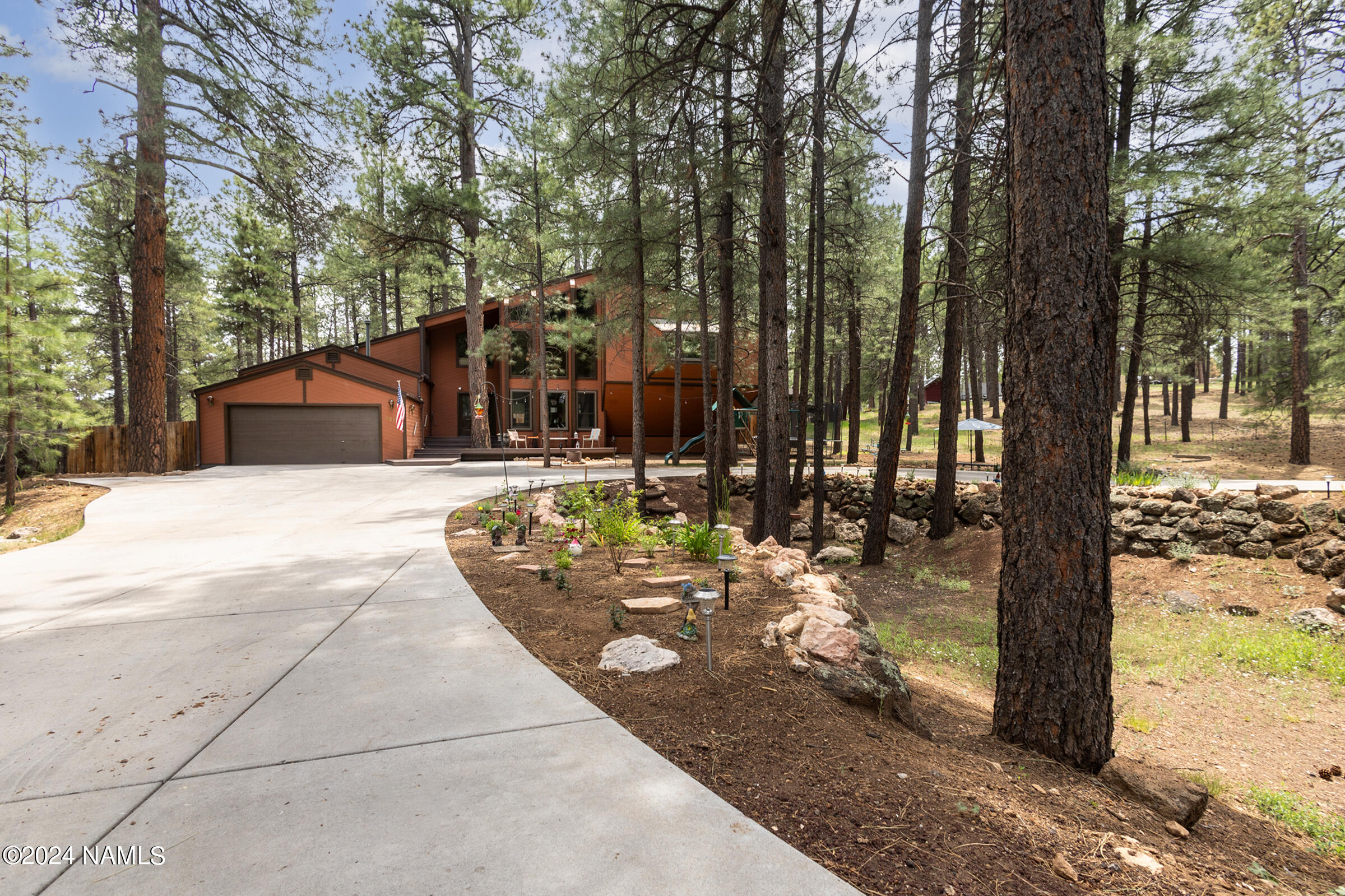 4512 Kathy Road Flagstaff, AZ 86005 - Photo 2 of 29 4512 S Kathy 003