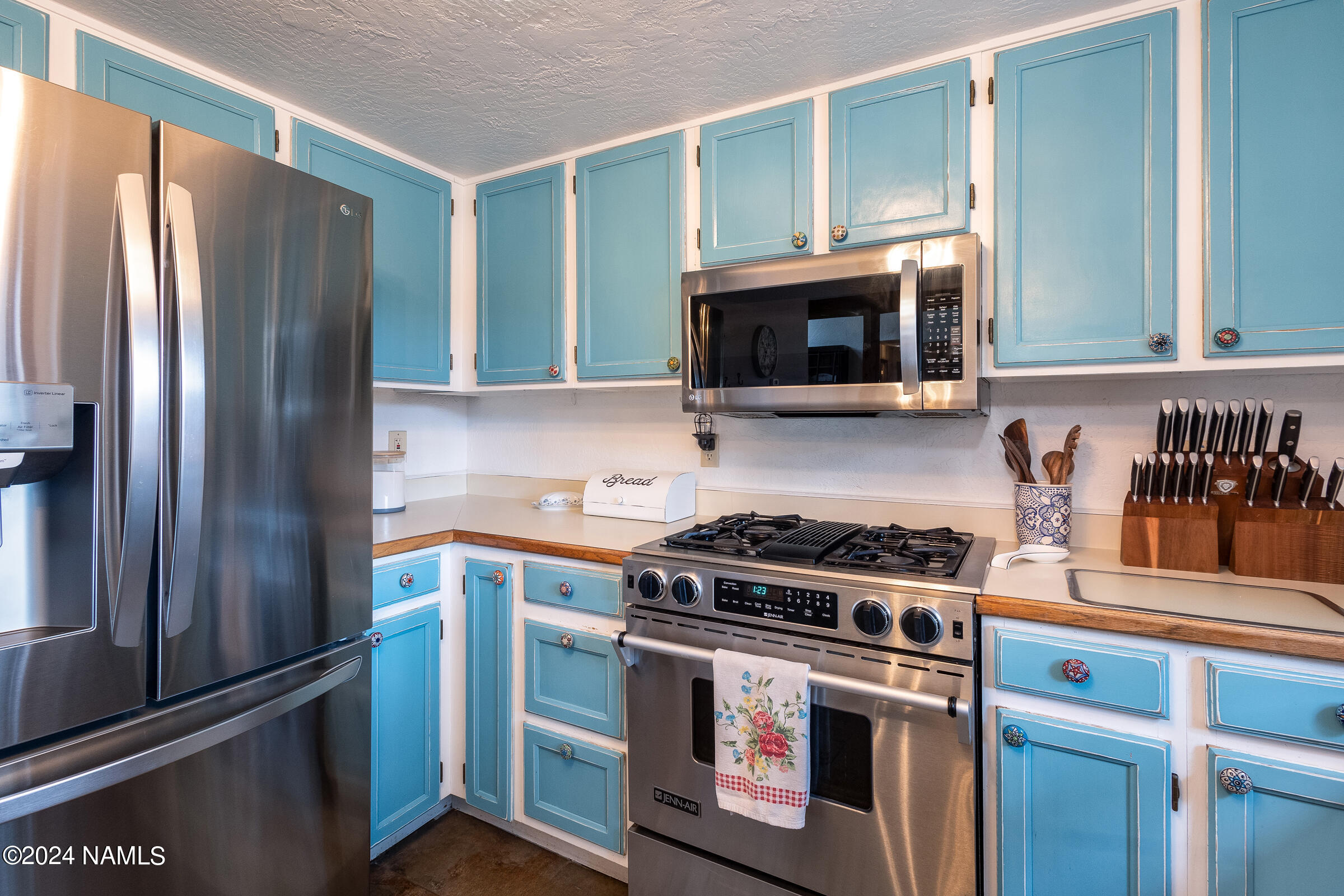 4512 Kathy Road Flagstaff, AZ 86005 - Photo 5 of 29 4512 S Kathy 018