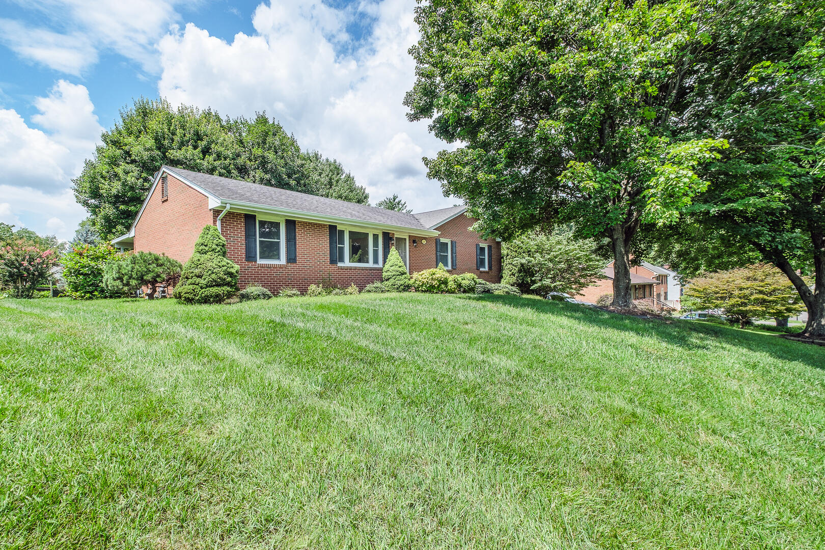 5204 Britaney Road Roanoke, VA 24012 - Photo 2 of 50 5204 Britaney Rd-1