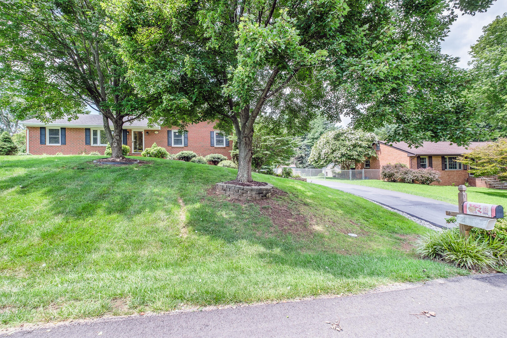 5204 Britaney Road Roanoke, VA 24012 - Photo 3 of 50 5204 Britaney Rd-4