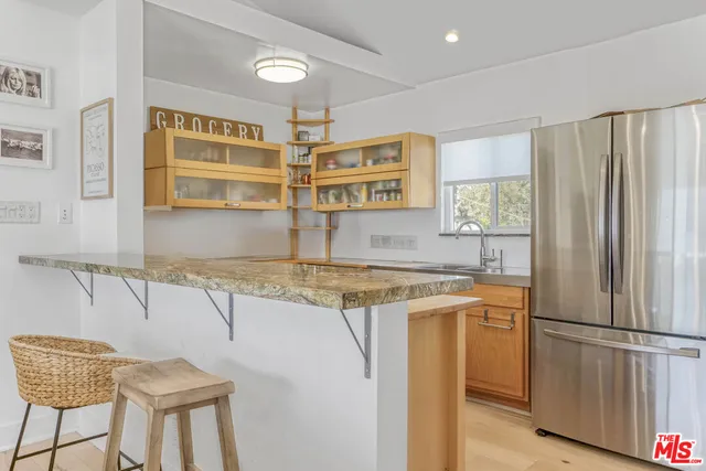 $2,650,000 | 11 20th Avenue, Venice, CA 90291
