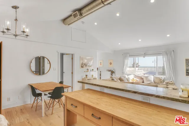 $2,650,000 | 11 20th Avenue, Venice, CA 90291