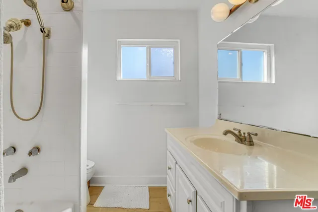 $2,650,000 | 11 20th Avenue, Venice, CA 90291