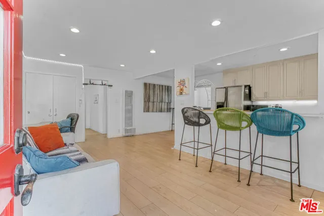 $2,650,000 | 11 20th Avenue, Venice, CA 90291