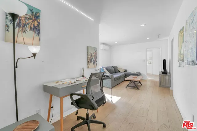 $2,650,000 | 11 20th Avenue, Venice, CA 90291