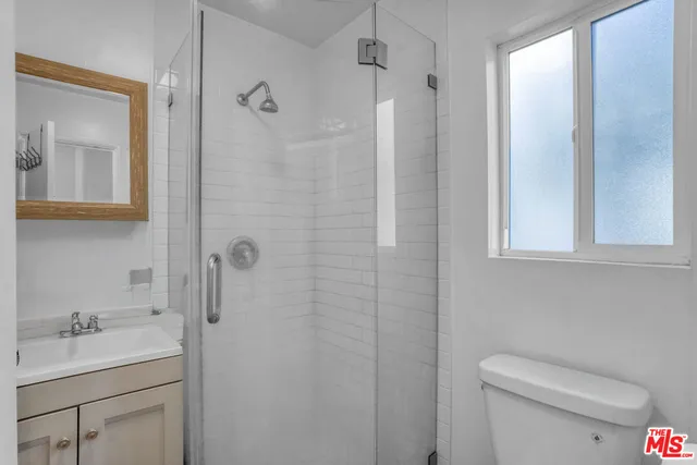 $2,650,000 | 11 20th Avenue, Venice, CA 90291