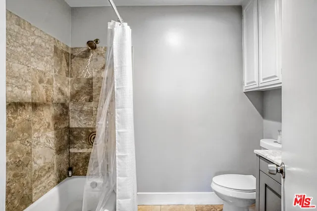 $2,650,000 | 11 20th Avenue, Venice, CA 90291