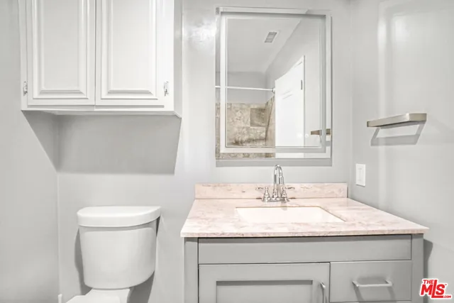 $2,650,000 | 11 20th Avenue, Venice, CA 90291