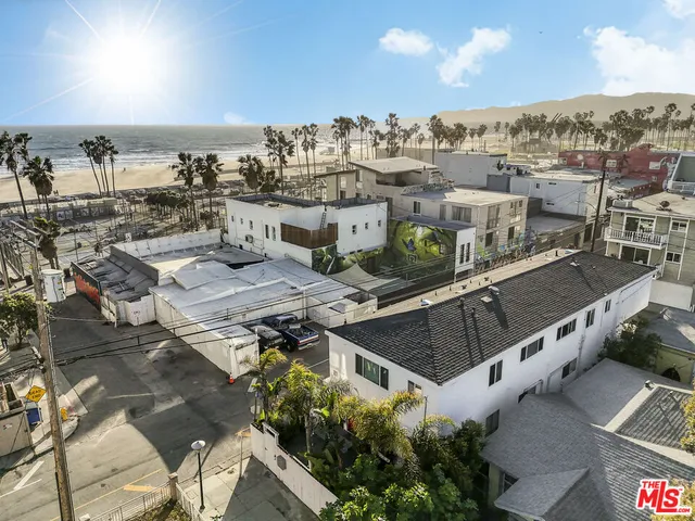$2,650,000 | 11 20th Avenue, Venice, CA 90291