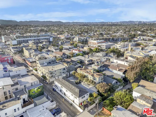 $2,650,000 | 11 20th Avenue, Venice, CA 90291
