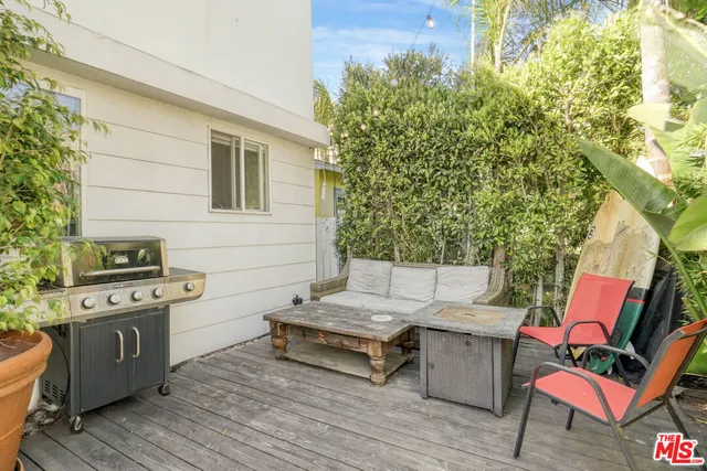 $2,650,000 | 11 20th Avenue, Venice, CA 90291