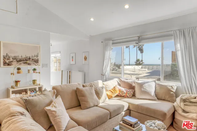 $2,650,000 | 11 20th Avenue, Venice, CA 90291