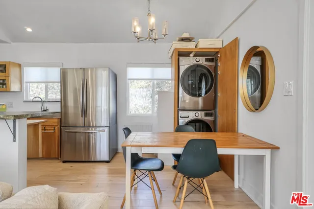 $2,650,000 | 11 20th Avenue, Venice, CA 90291