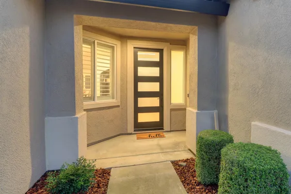 $1,099,000 | 2701 Robinson Creek Lane, Elk Grove, CA 95758