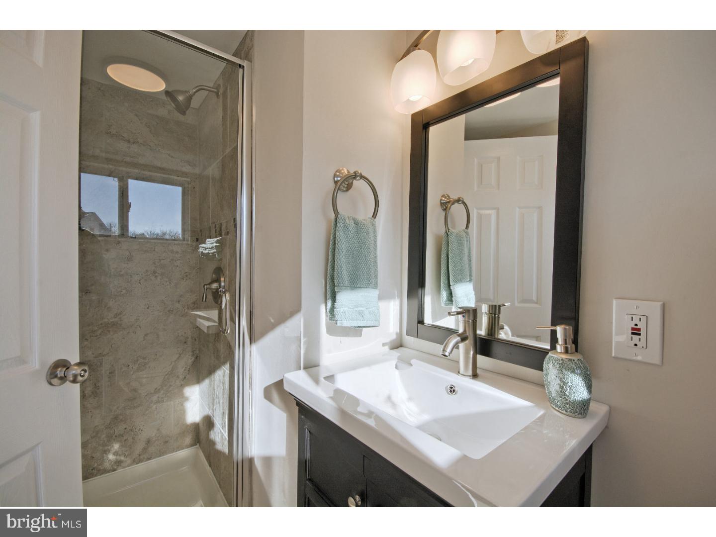 24 Regent Road Cherry Hill, NJ 08003 - Photo 24 of 25 Bathroom