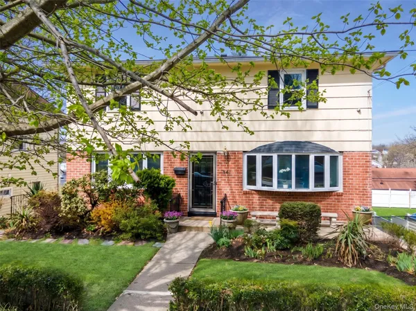 $1,195,000 | 341 Sixth Avenue, Pelham, NY 10803