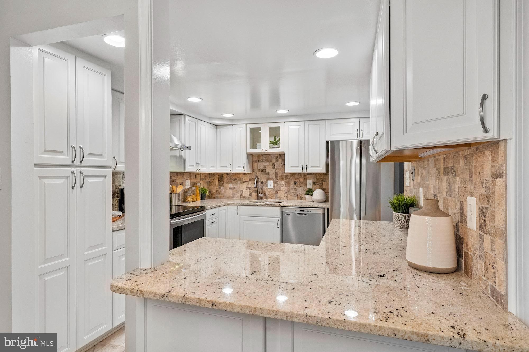 5401 Cabot Ridge Court Fairfax, VA 22032 - Photo 15 of 42 Kitchen