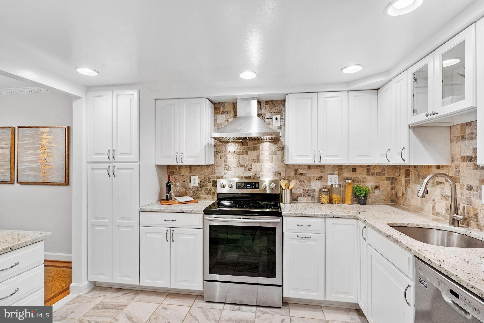 5401 Cabot Ridge Court Fairfax, VA 22032 - Photo 17 of 42 Kitchen