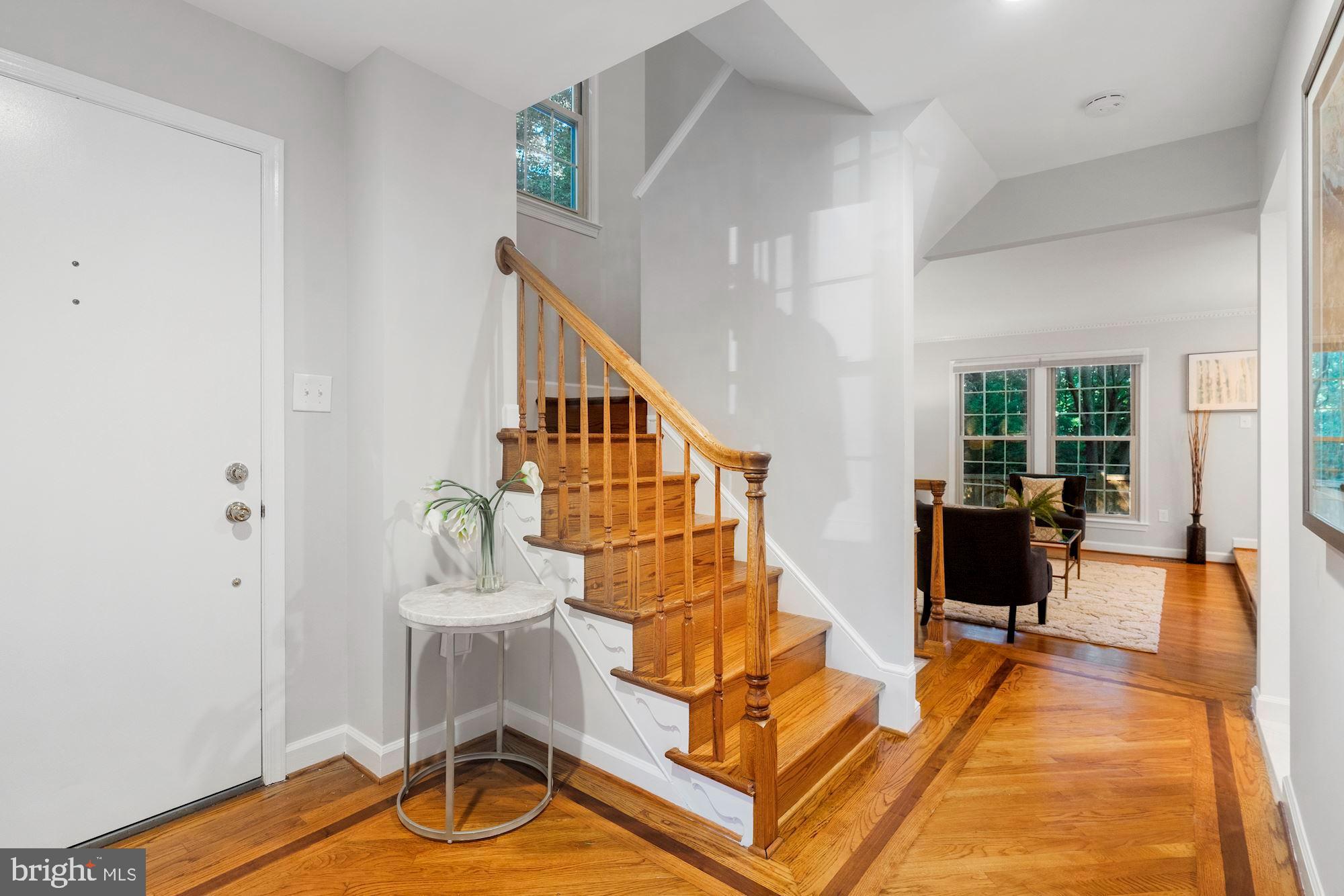5401 Cabot Ridge Court Fairfax, VA 22032 - Photo 8 of 42 Foyer