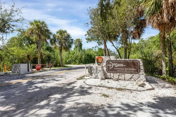 $429,900 | 2105 39th Street West, Bradenton, FL 34205