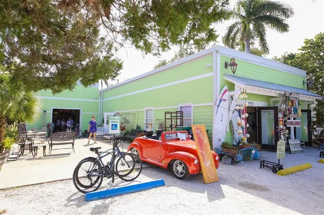 $459,400 | 2105 39th Street West, Bradenton, FL 34205