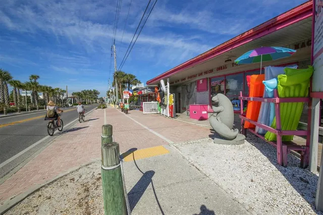 $449,400 | 2105 39th Street West, Bradenton, FL 34205