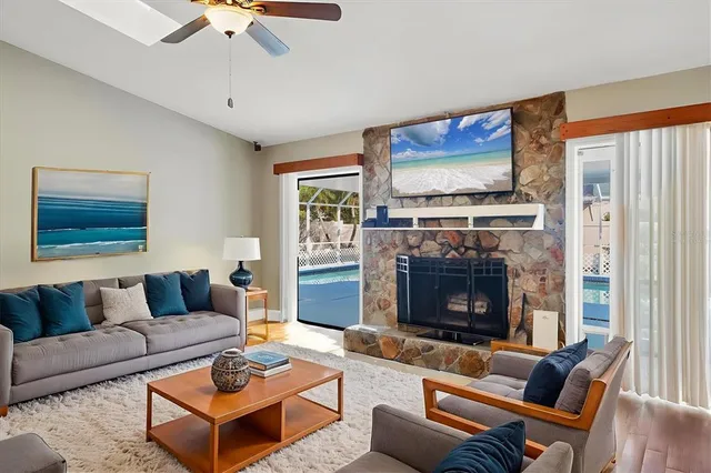 $449,400 | 2105 39th Street West, Bradenton, FL 34205