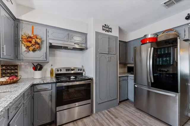 $330,000 | 301 Hill Brook Lane, Conroe, TX 77385