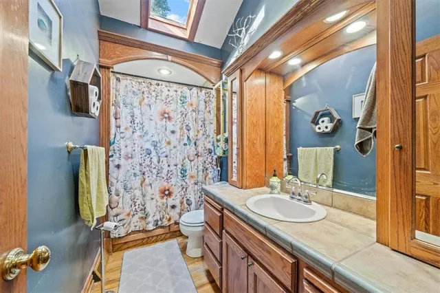 $273,000 | 305 Northwest 17th Street, Blue Springs, MO 64015