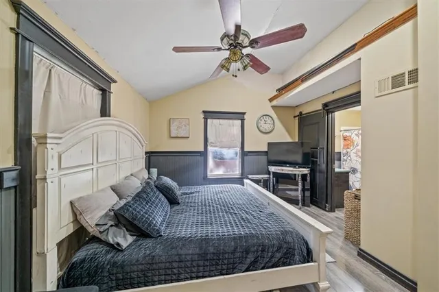 $273,000 | 305 Northwest 17th Street, Blue Springs, MO 64015