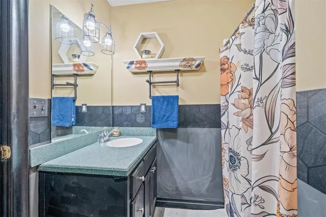 $273,000 | 305 Northwest 17th Street, Blue Springs, MO 64015