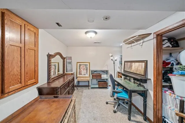 $273,000 | 305 Northwest 17th Street, Blue Springs, MO 64015