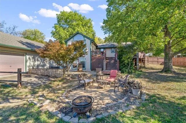 $273,000 | 305 Northwest 17th Street, Blue Springs, MO 64015