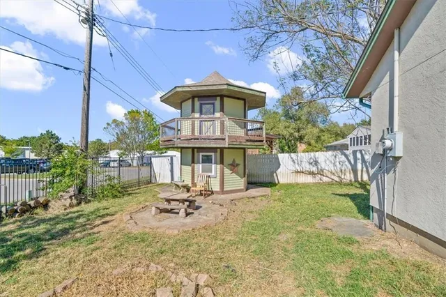 $273,000 | 305 Northwest 17th Street, Blue Springs, MO 64015