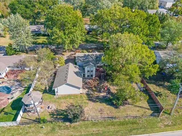 $273,000 | 305 Northwest 17th Street, Blue Springs, MO 64015