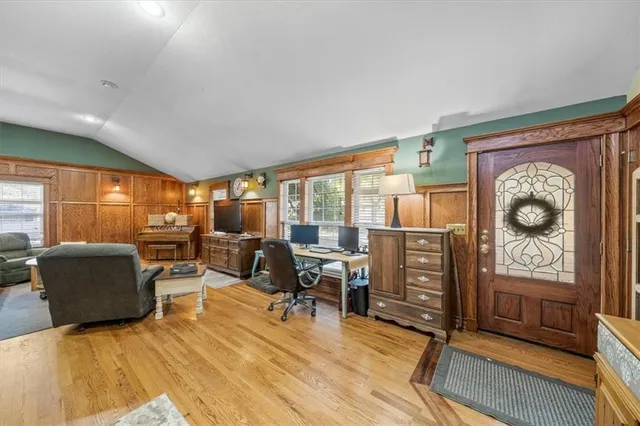 $273,000 | 305 Northwest 17th Street, Blue Springs, MO 64015