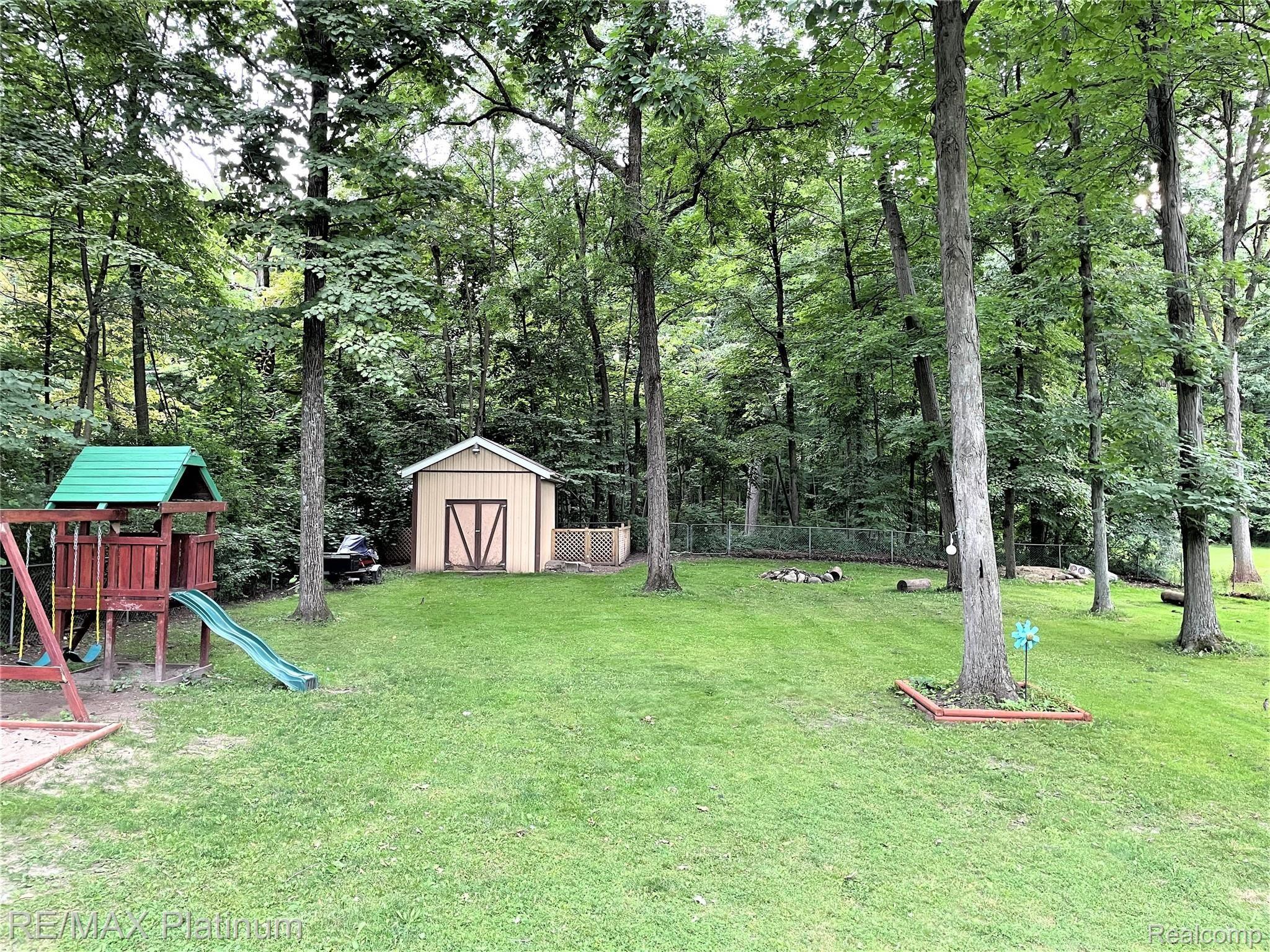 13204 Torrey Road Fenton, MI 48430 - Photo 22 of 24 Large Back Yard