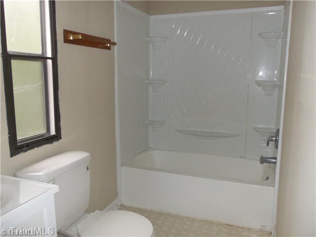 660 Redland Road Advance, NC 27006 - Photo 8 of 13 Master Bath/Spa.