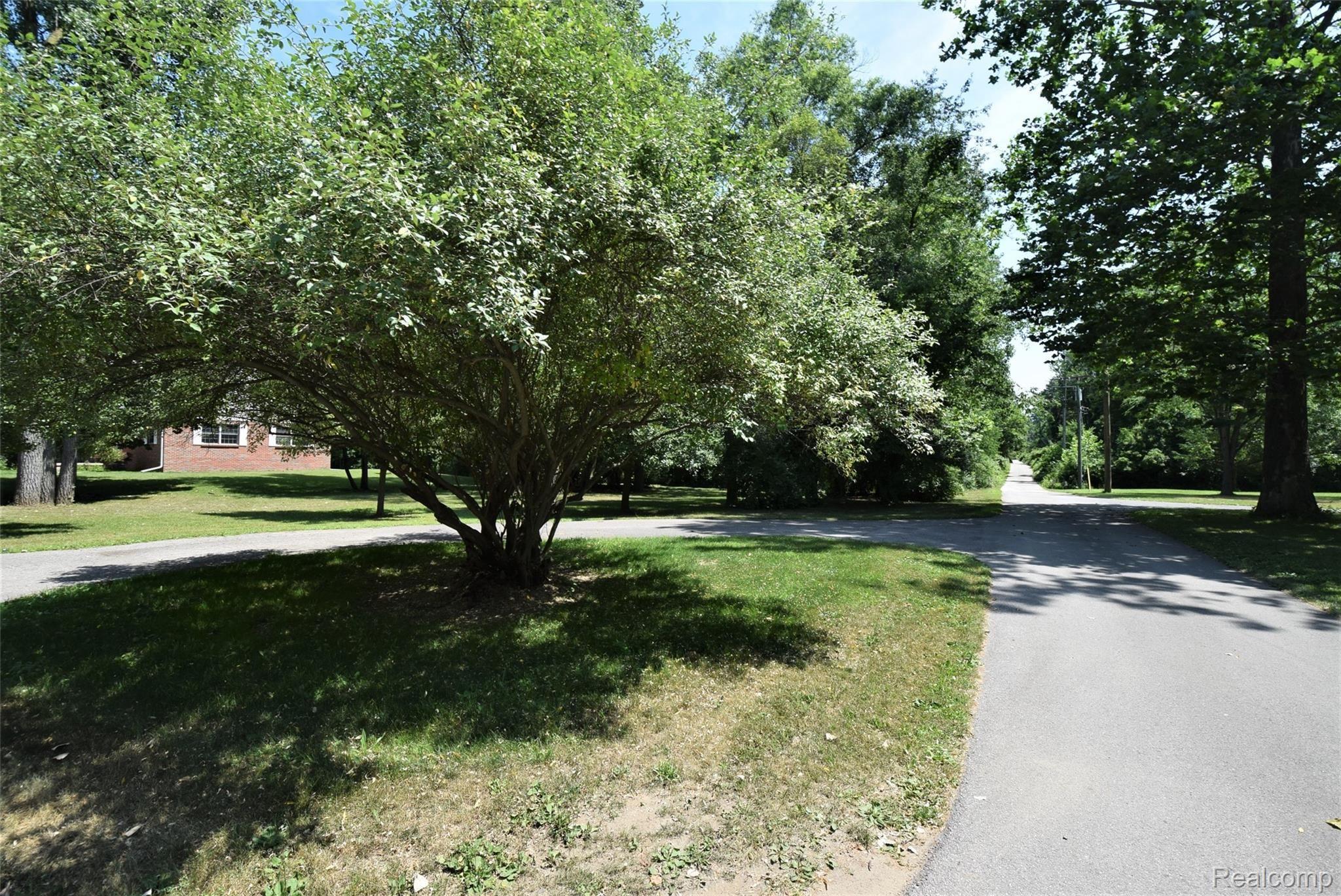 13586 Hannan Road Romulus, MI 48174 - Photo 60 of 64 Looking east from the property