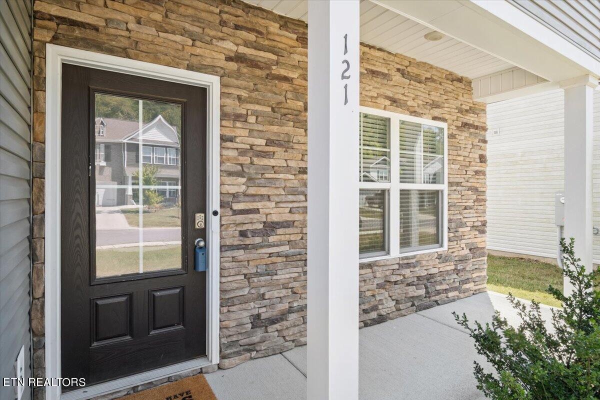 121 Ibis Loop Oak Ridge, TN 37830 - Photo 4 of 39 Gallery Image 4