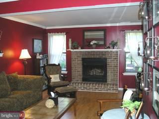 77 Loggers Mill Road Horsham, PA 19044 - Photo 4 of 6 Gallery Image 4