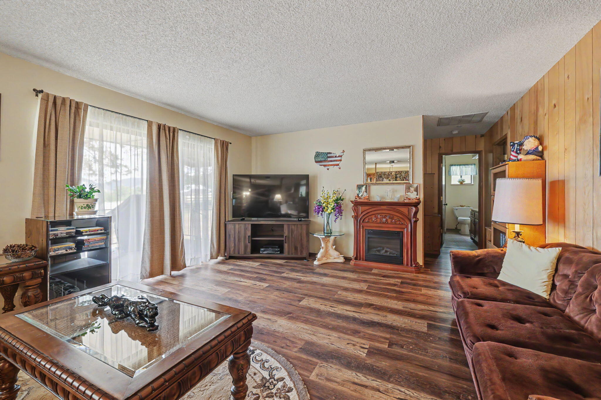 758 Summit Loop Grants Pass, OR 97527 - Photo 19 of 40