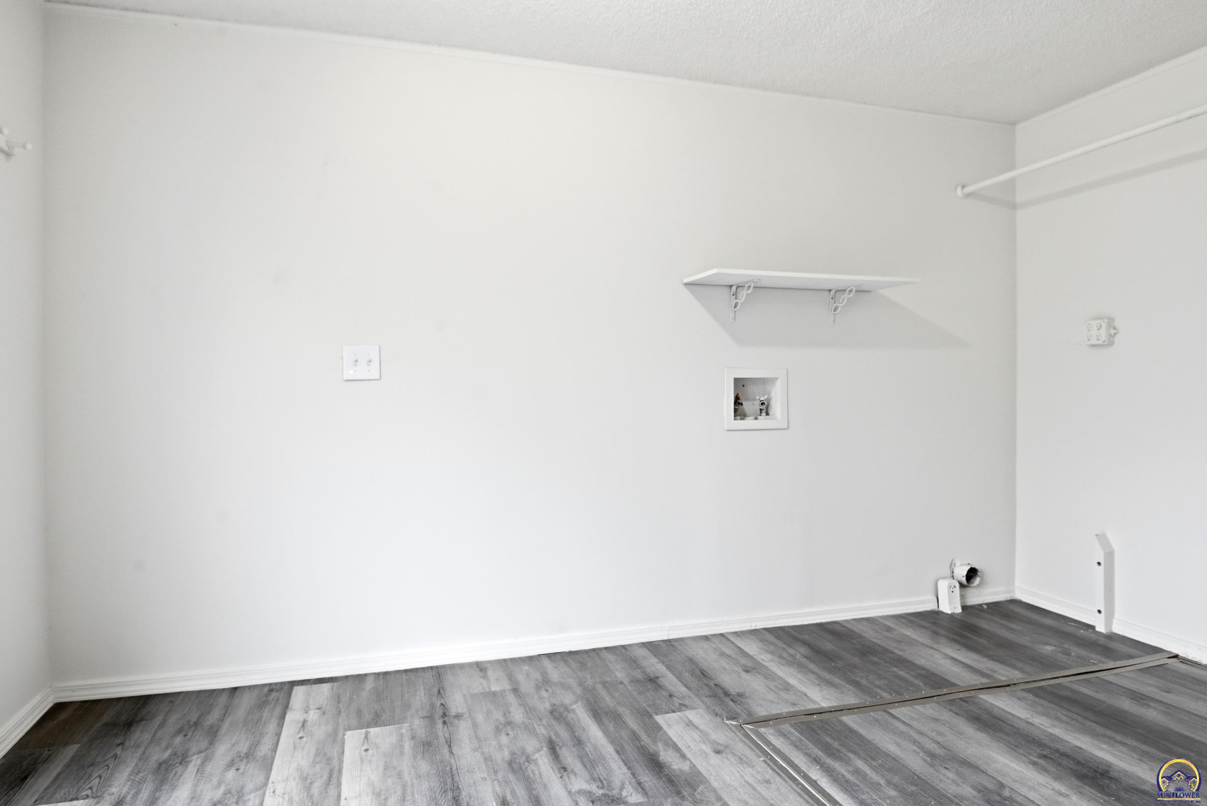 420 Southwest Clay Street Topeka, KS 66606 - Photo 8 of 13