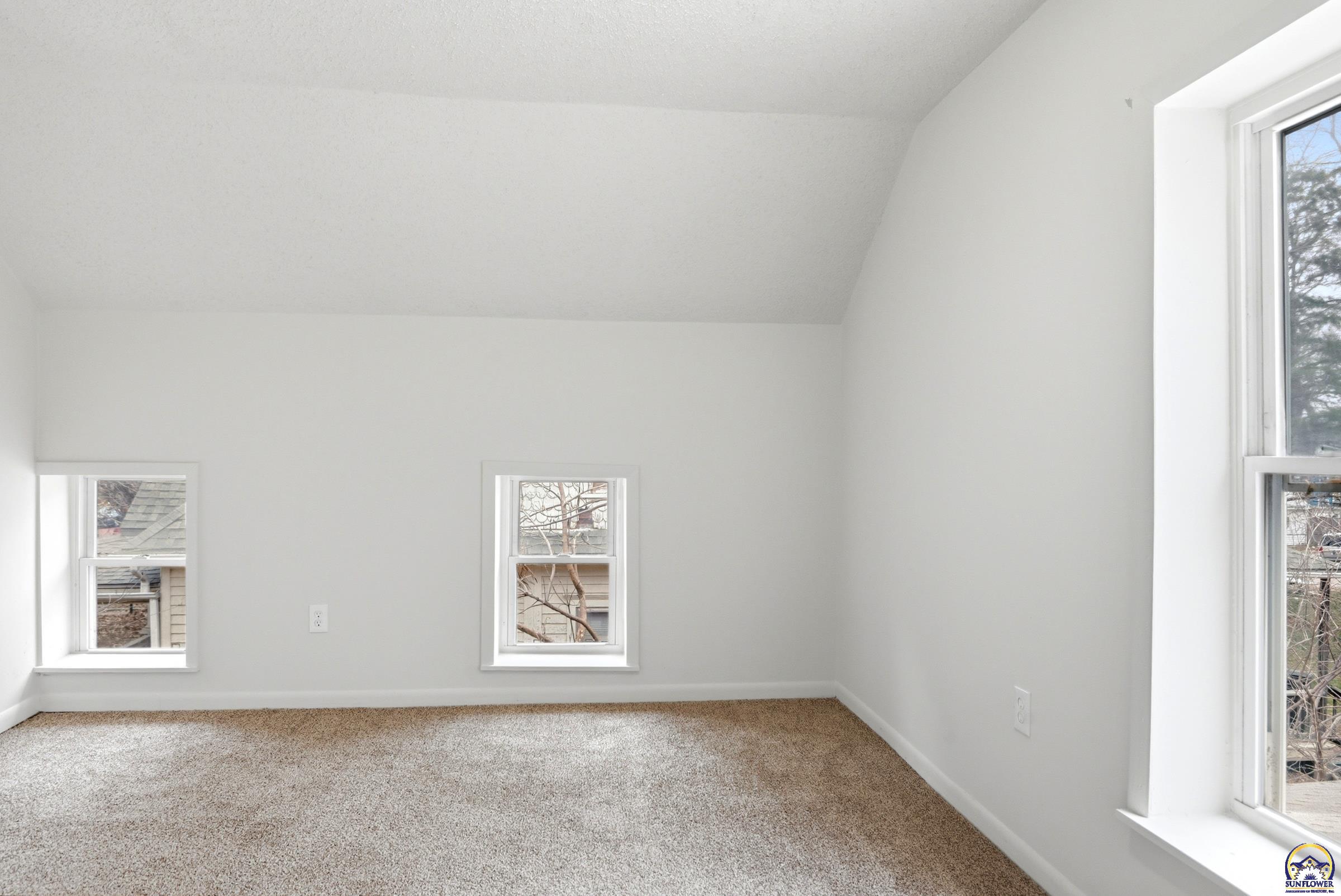 420 Southwest Clay Street Topeka, KS 66606 - Photo 9 of 13