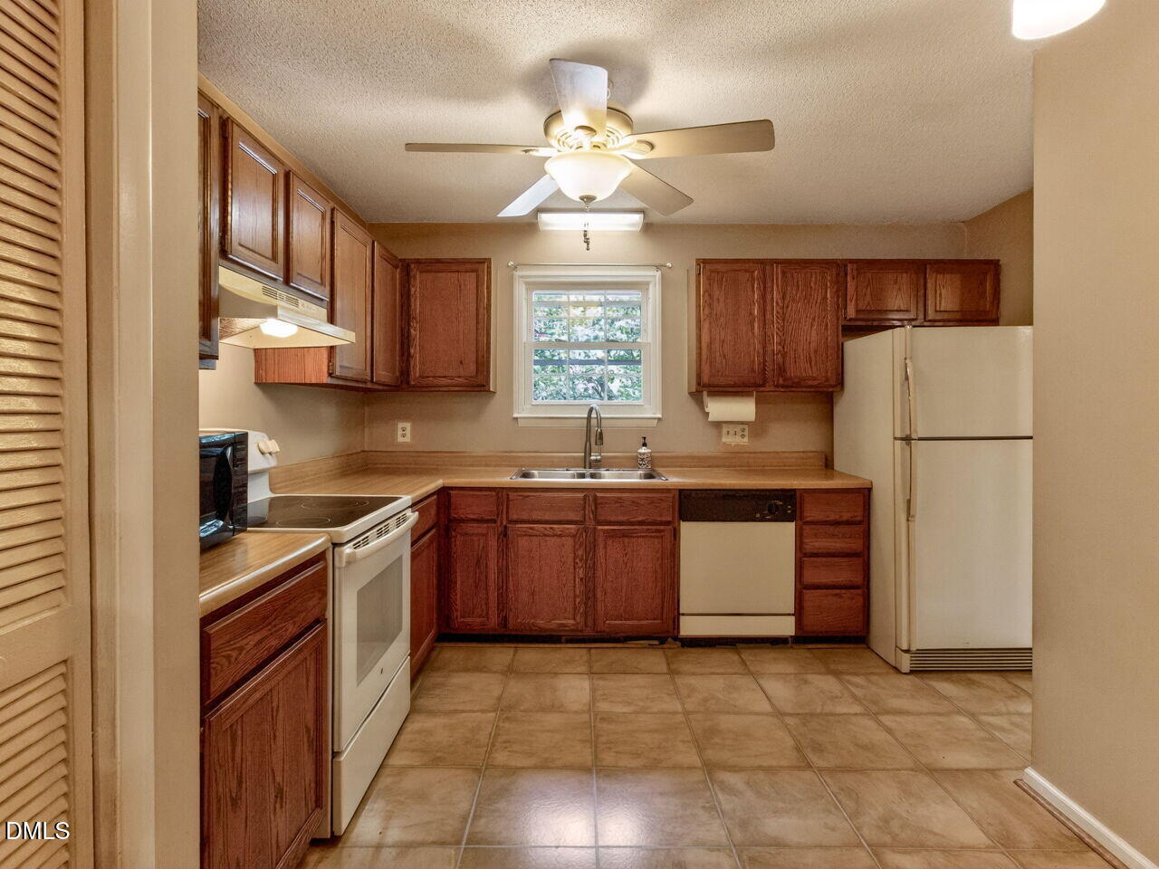 5410 Ridgeloch Place Raleigh, NC 27612 - Photo 8 of 32 Gallery Image 8