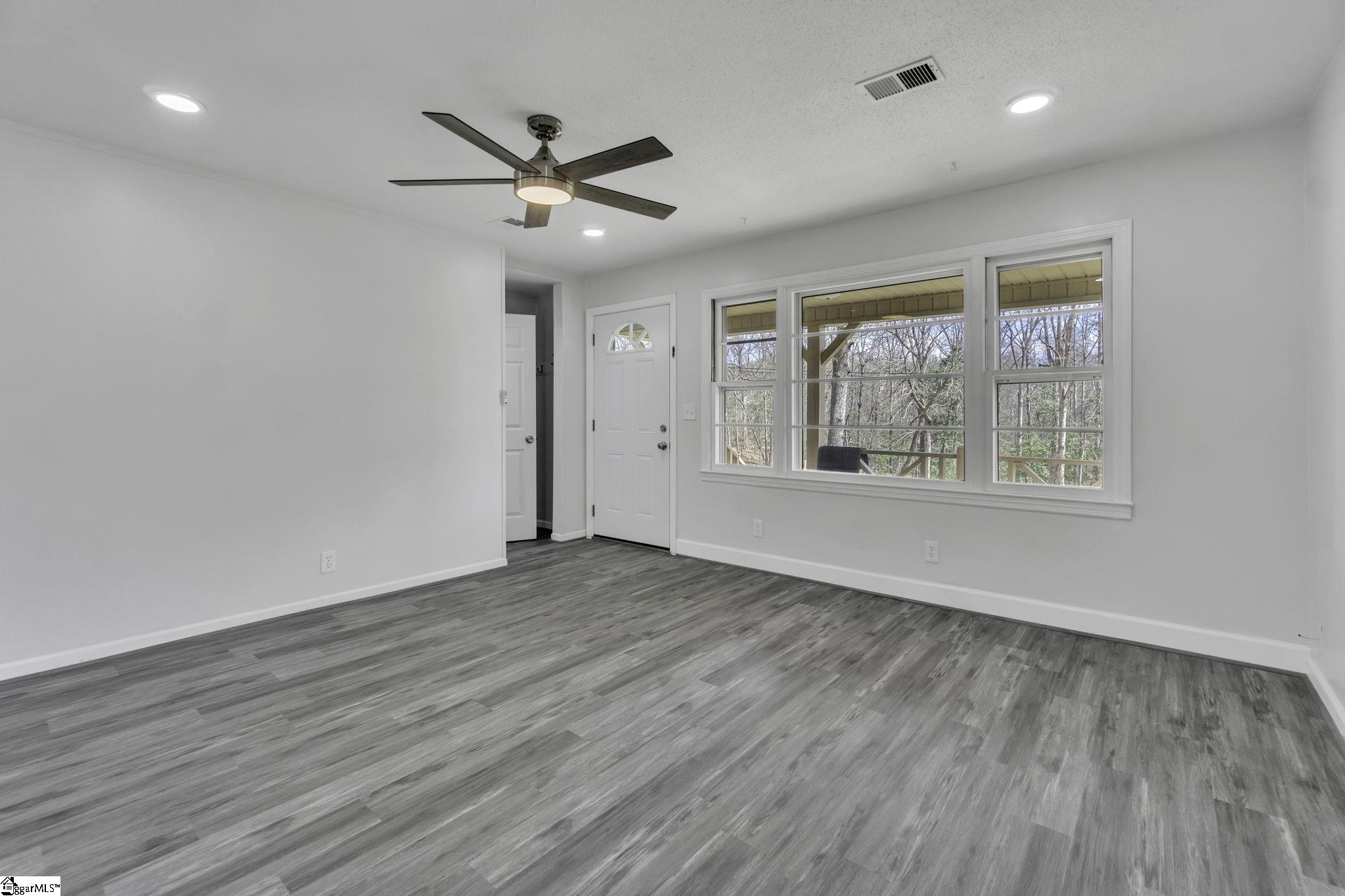 411 River Road Piedmont, SC 29673 - Photo 3 of 33 Gallery Image 3