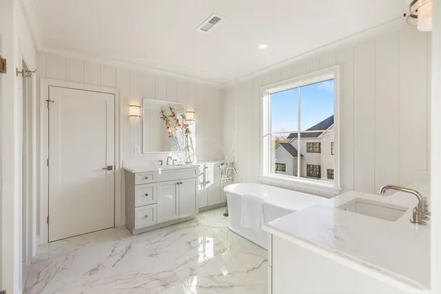 $2,395,000 | 18 Common Court, Unit 18, Lexington, MA 02421