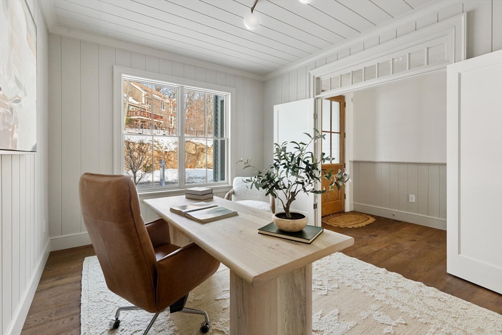 18 Common Court, Unit 18 Lexington, MA 02421 - Photo 2 of 24