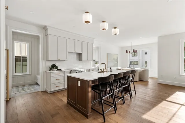 $2,395,000 | 18 Common Court, Unit 18, Lexington, MA 02421